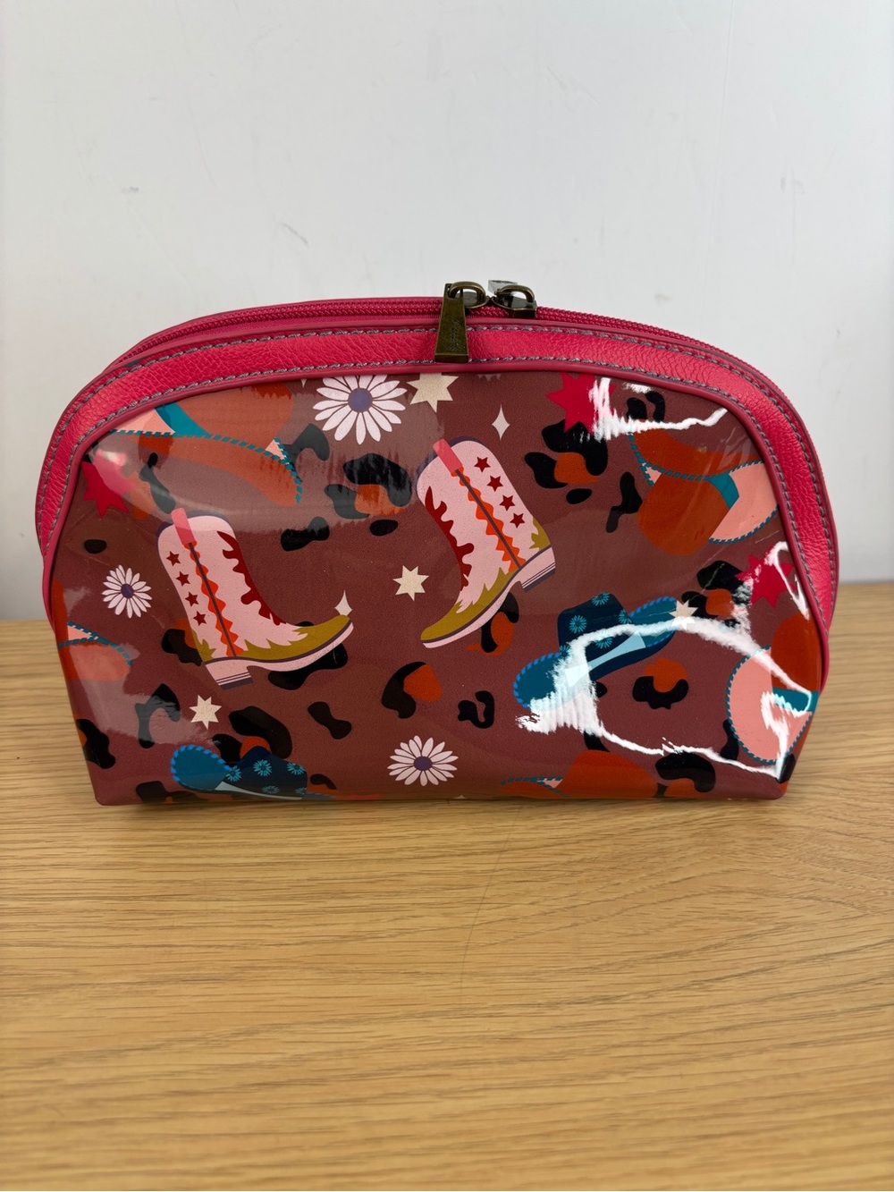 Catchfly Studios Jelly Dome Vintage Hats and Boots Cosmetic Bag LIKE NEW! - Picture 6 of 13